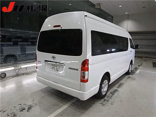 TOYOTA HIACE