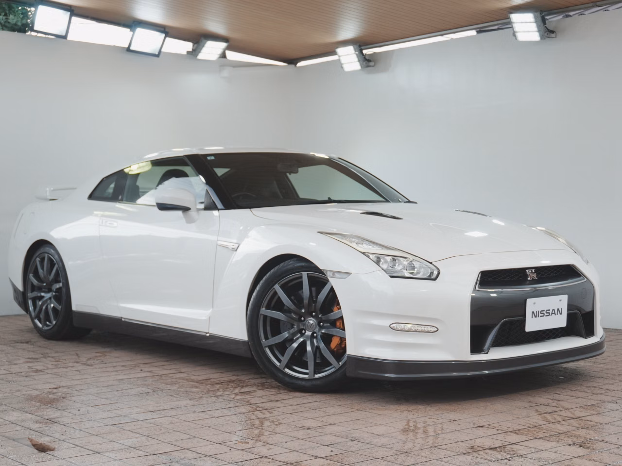 NISSAN GT-R
