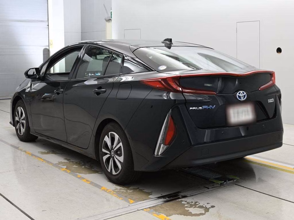 TOYOTA PRIUS PHV