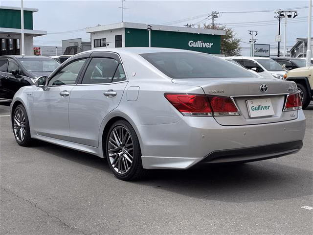 TOYOTA CROWN