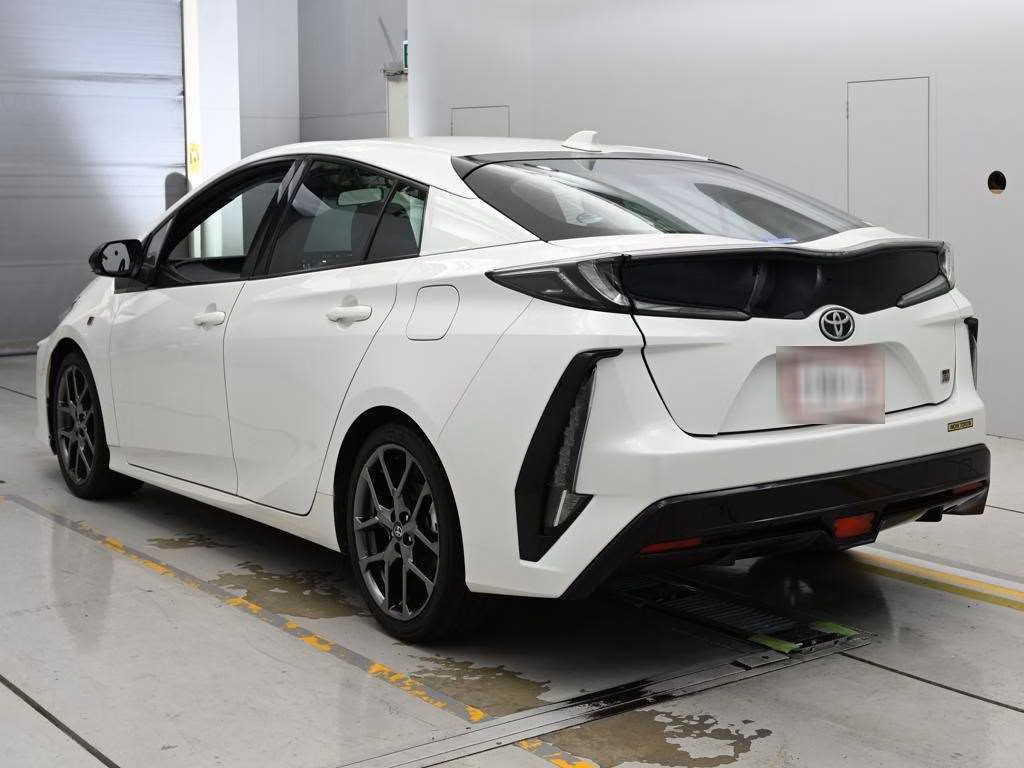 TOYOTA PRIUS PHV