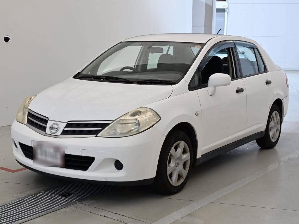 NISSAN TIIDA LATIO