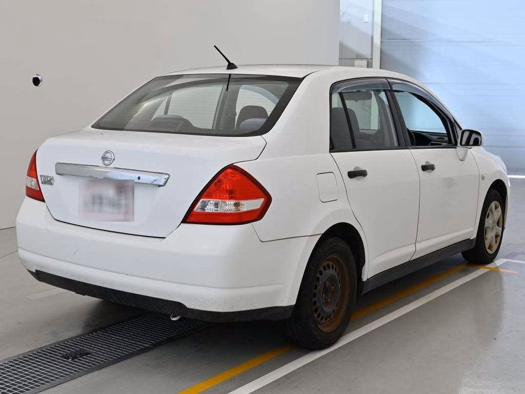 NISSAN TIIDA LATIO