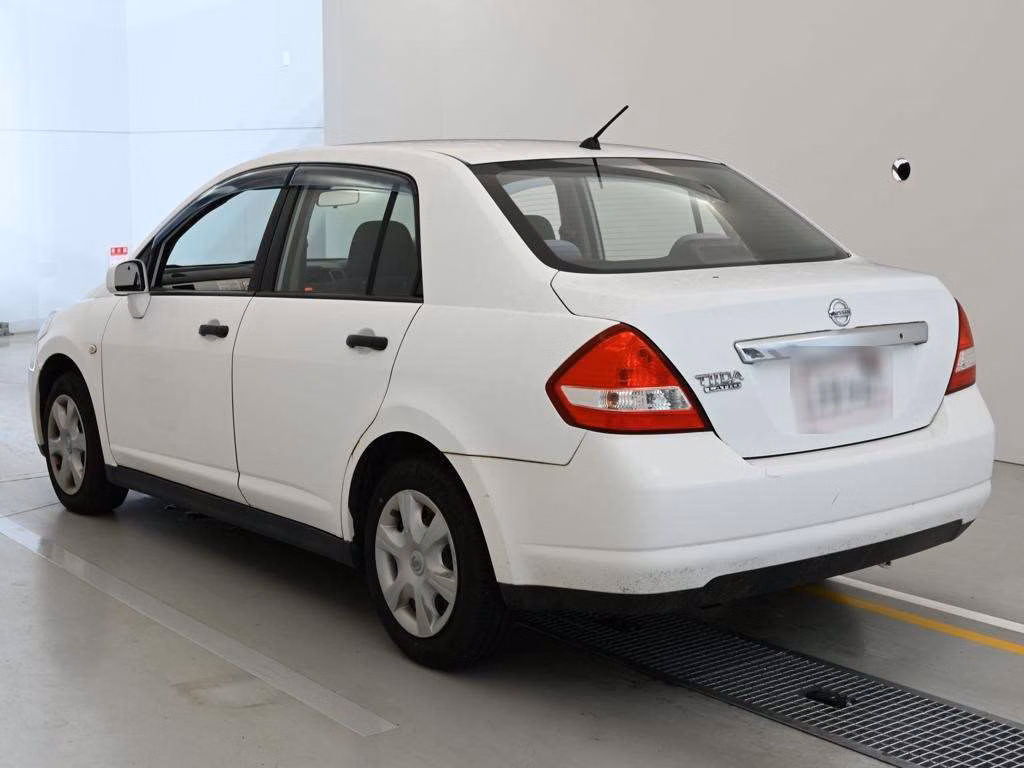 NISSAN TIIDA LATIO