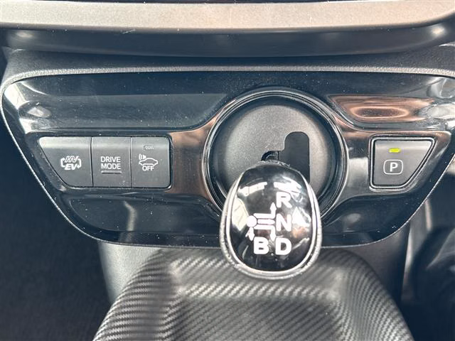 TOYOTA PRIUS PHV