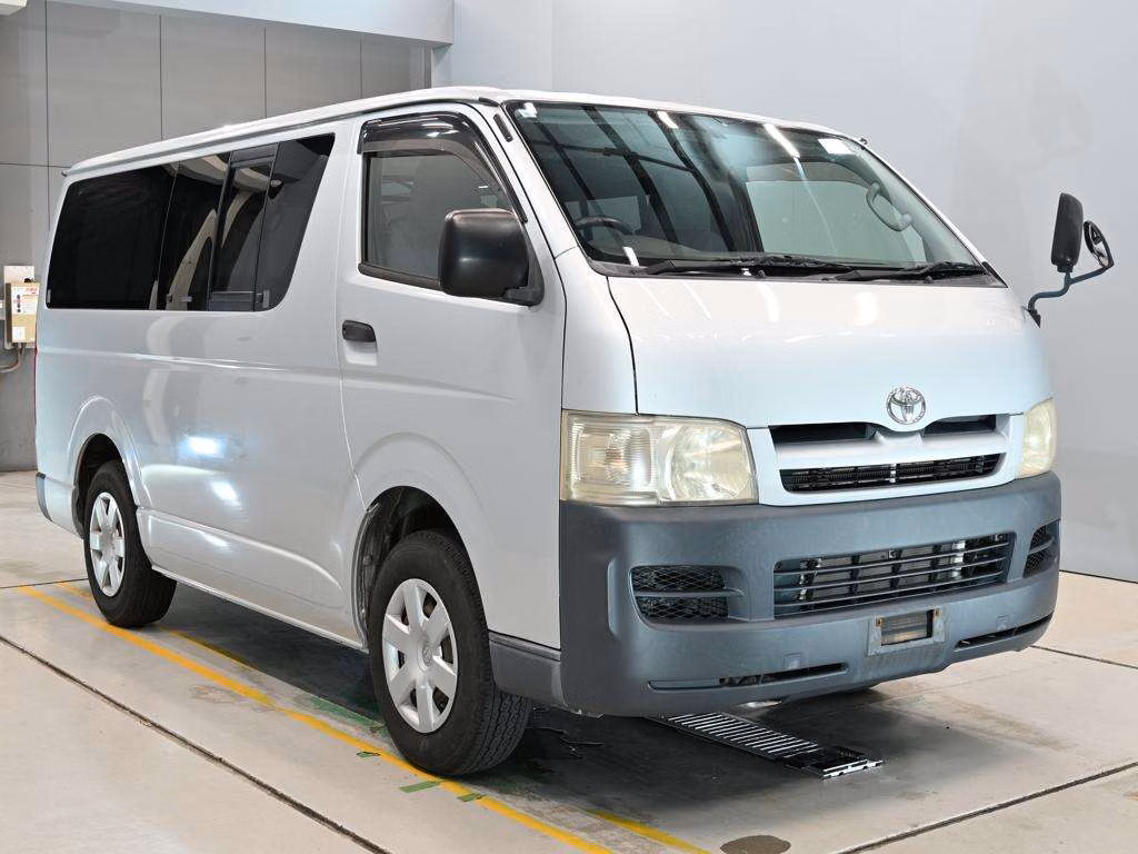 TOYOTA REGIUS ACE