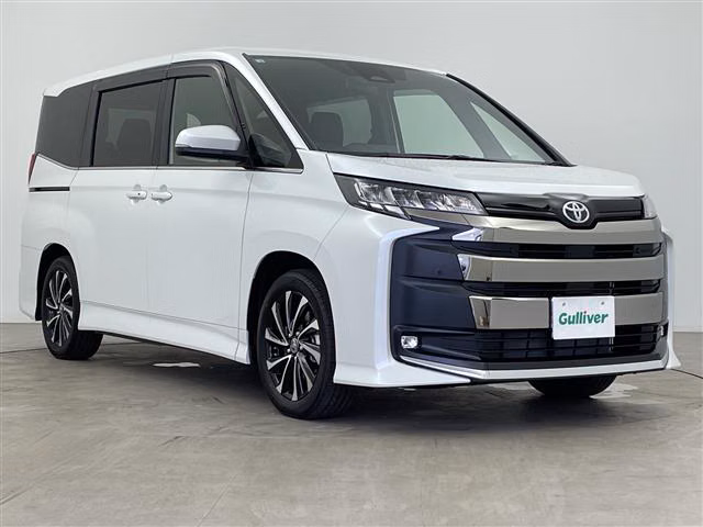 TOYOTA NOAH