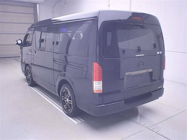 TOYOTA REGIUS ACE