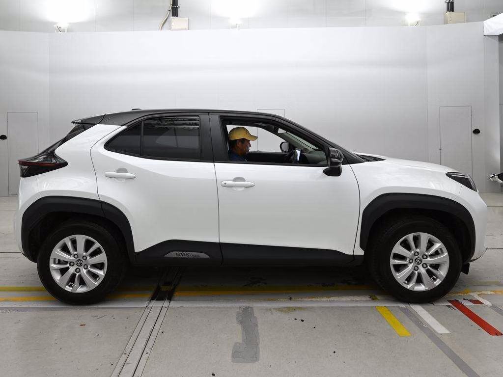 TOYOTA YARIS CROSS