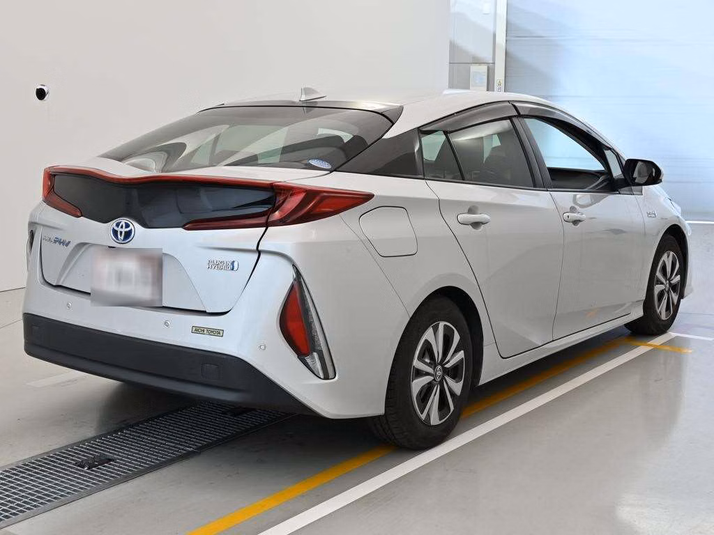TOYOTA PRIUS PHV