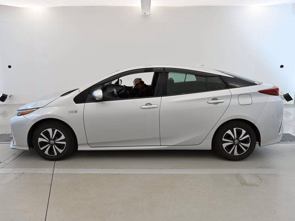 TOYOTA PRIUS PHV