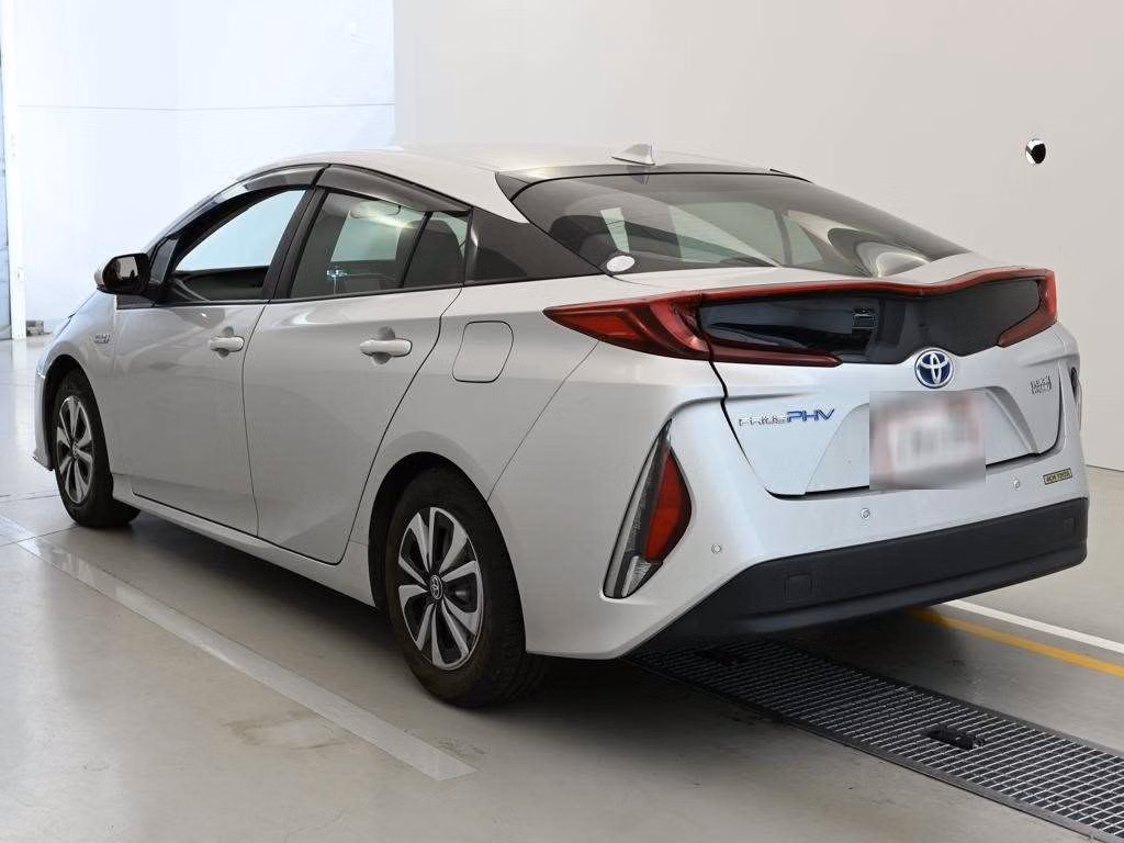 TOYOTA PRIUS PHV