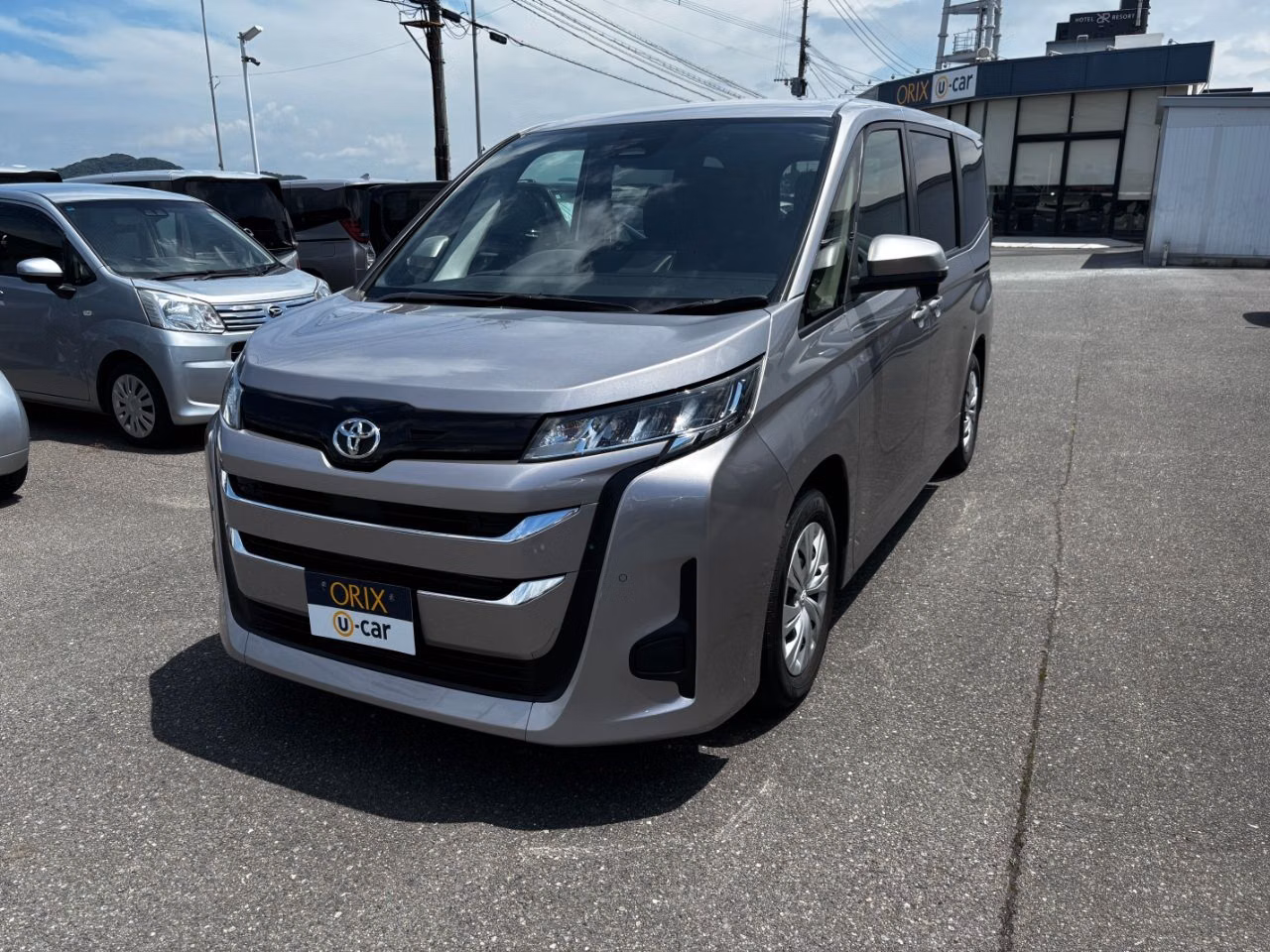 TOYOTA NOAH