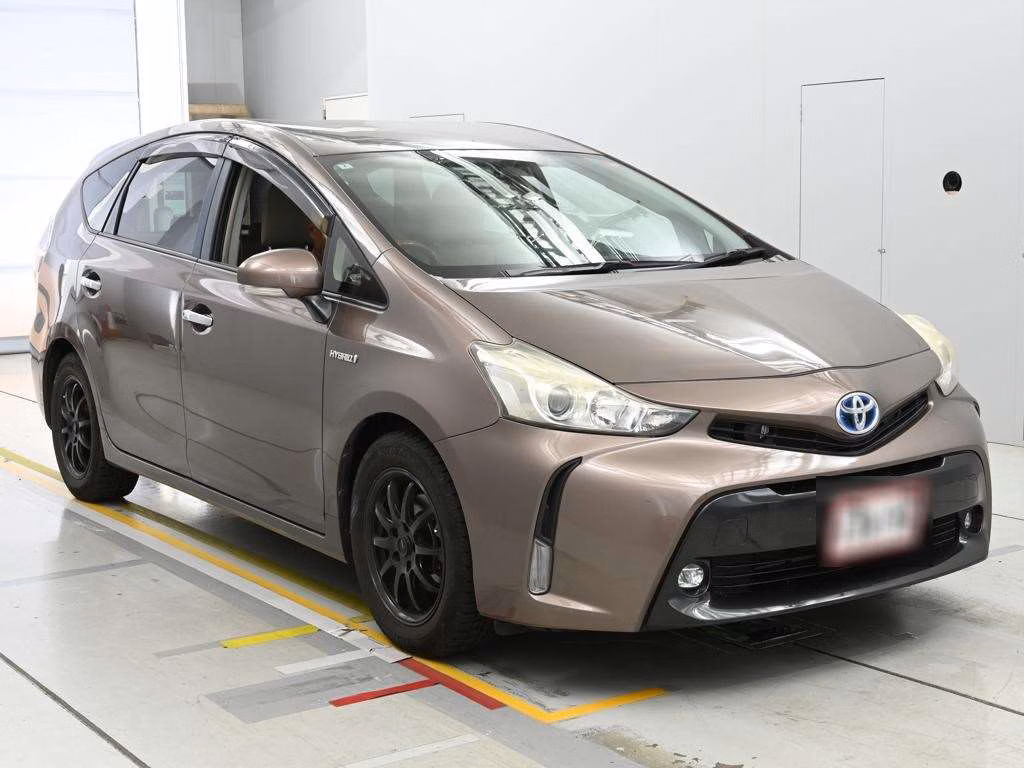 TOYOTA PRIUS ALPHA