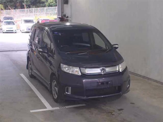 HONDA FREED SPIKE