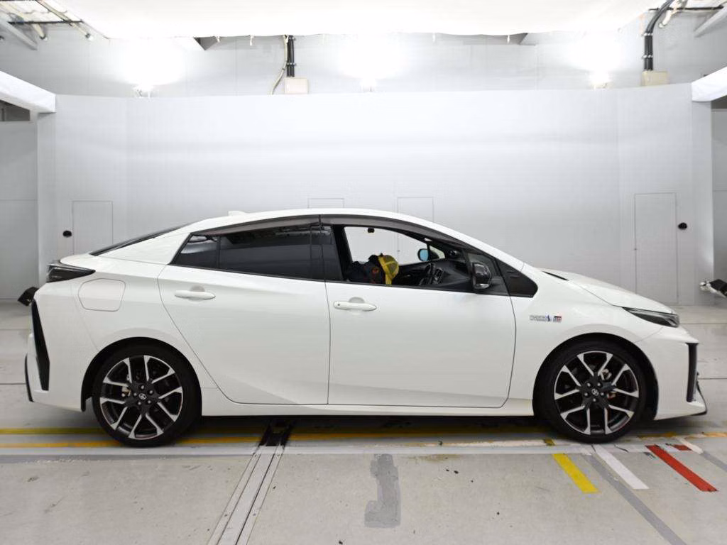 TOYOTA PRIUS PHV