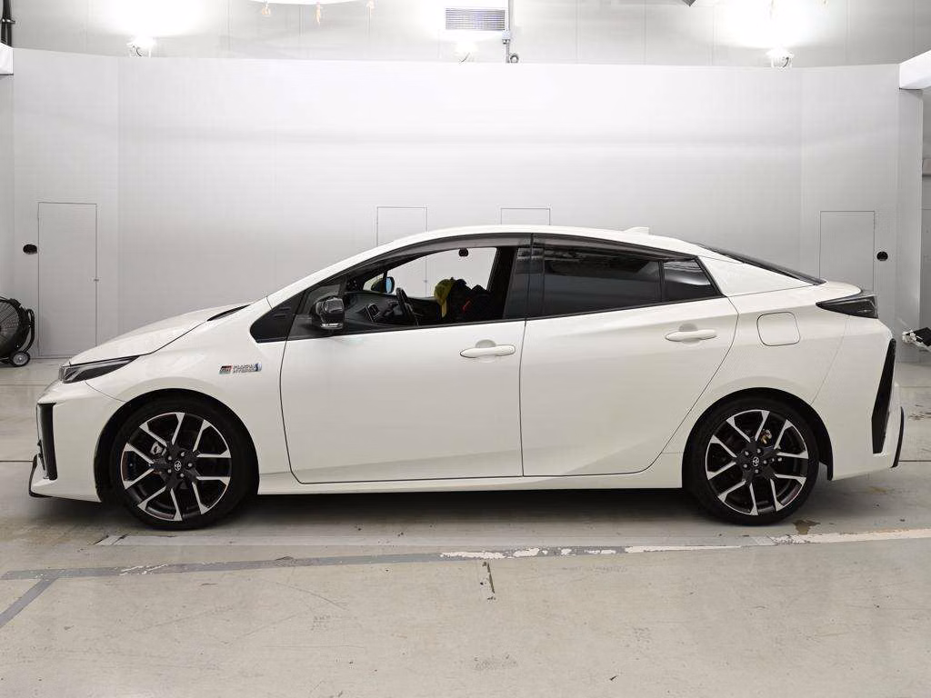 TOYOTA PRIUS PHV