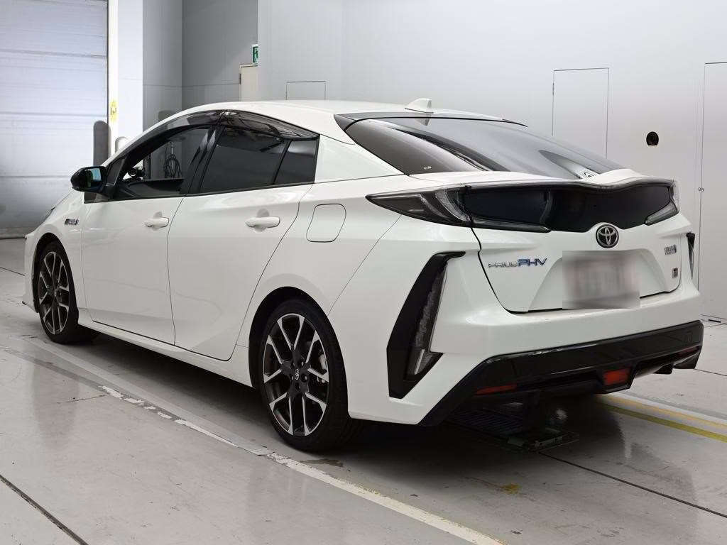 TOYOTA PRIUS PHV