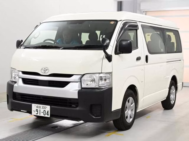 TOYOTA HIACE