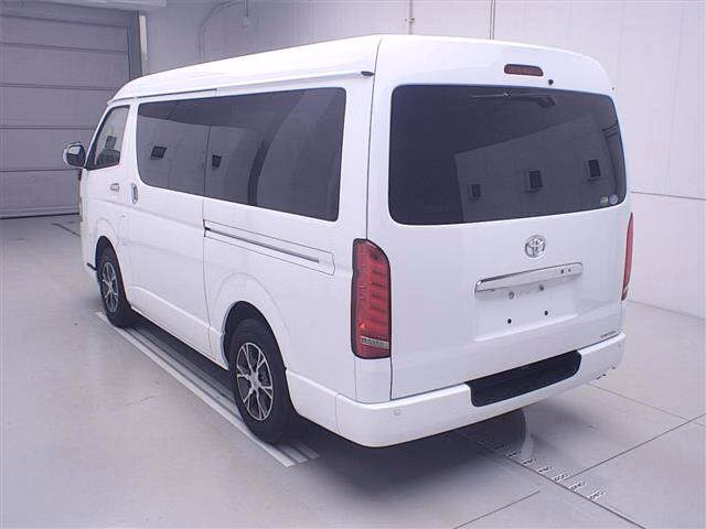 TOYOTA REGIUS ACE