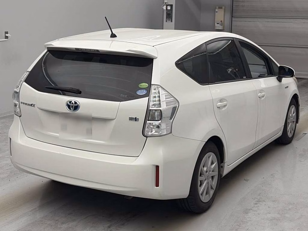 TOYOTA PRIUS ALPHA
