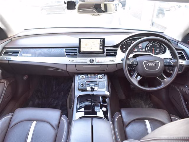 AUDI A8