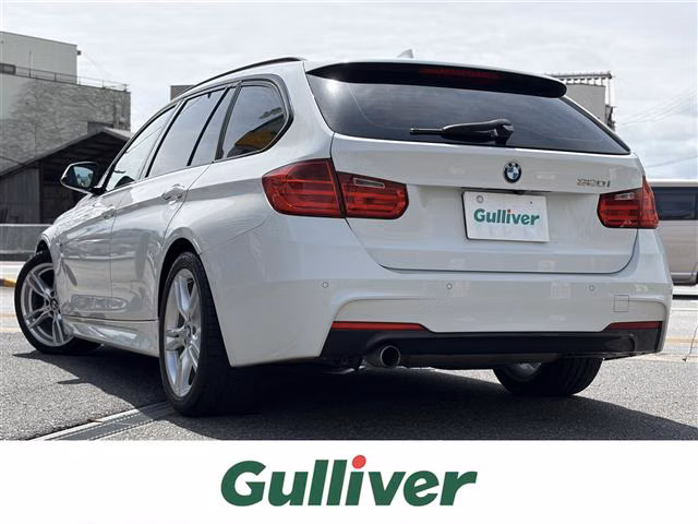 BMW 3-SERIES
