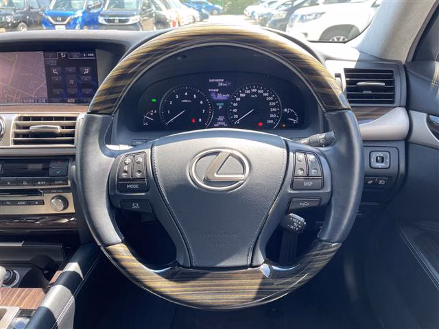 LEXUS LS600H