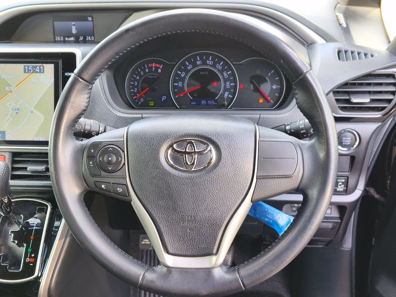TOYOTA VOXY