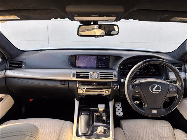LEXUS LS600H