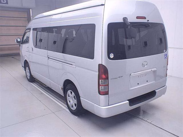 TOYOTA REGIUS ACE