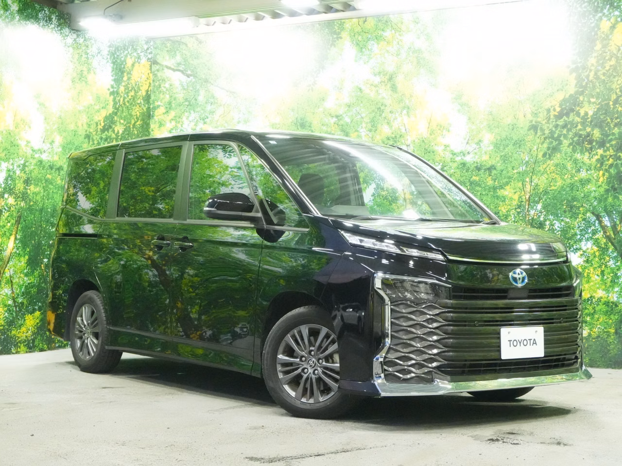TOYOTA VOXY
