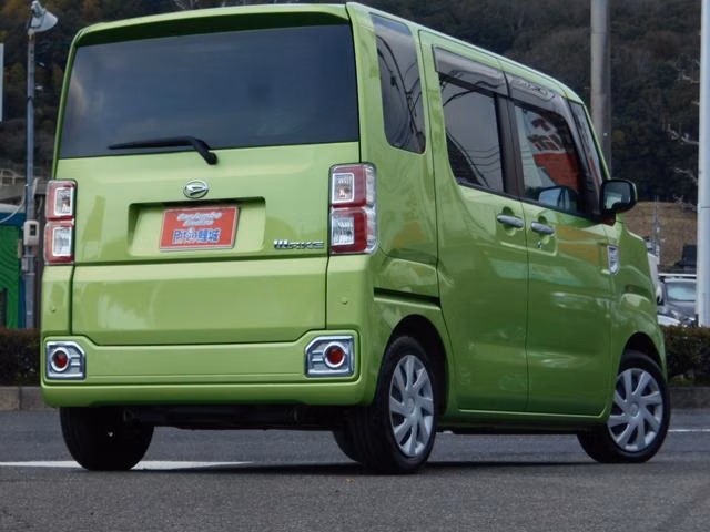 DAIHATSU WAKE