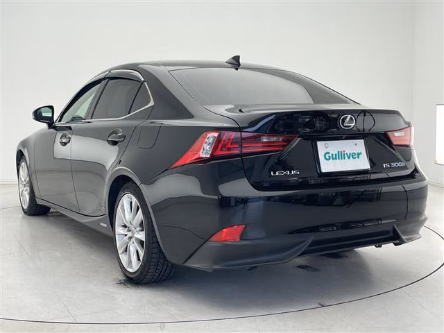 LEXUS IS300H