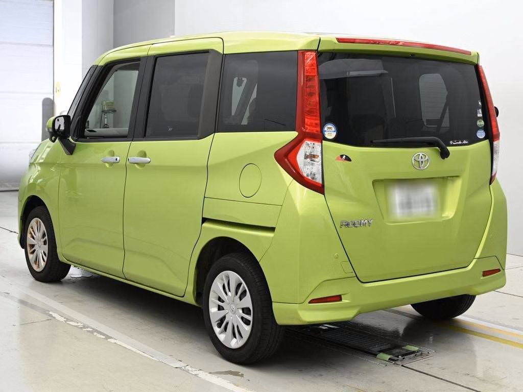 TOYOTA ROOMY