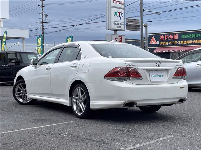 TOYOTA CROWN