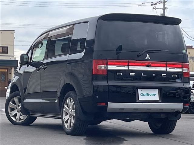 MITSUBISHI DELICA D:5