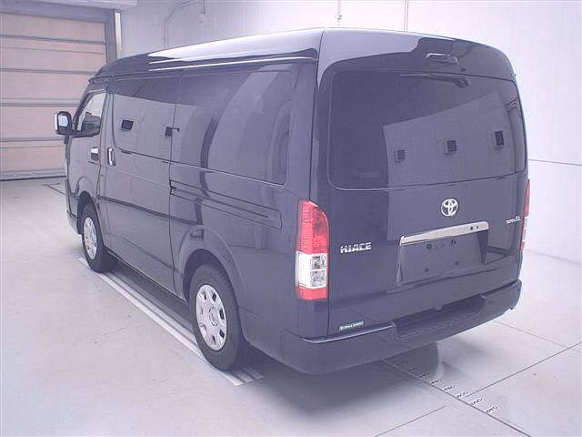 TOYOTA REGIUS ACE