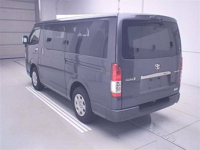 TOYOTA REGIUS ACE