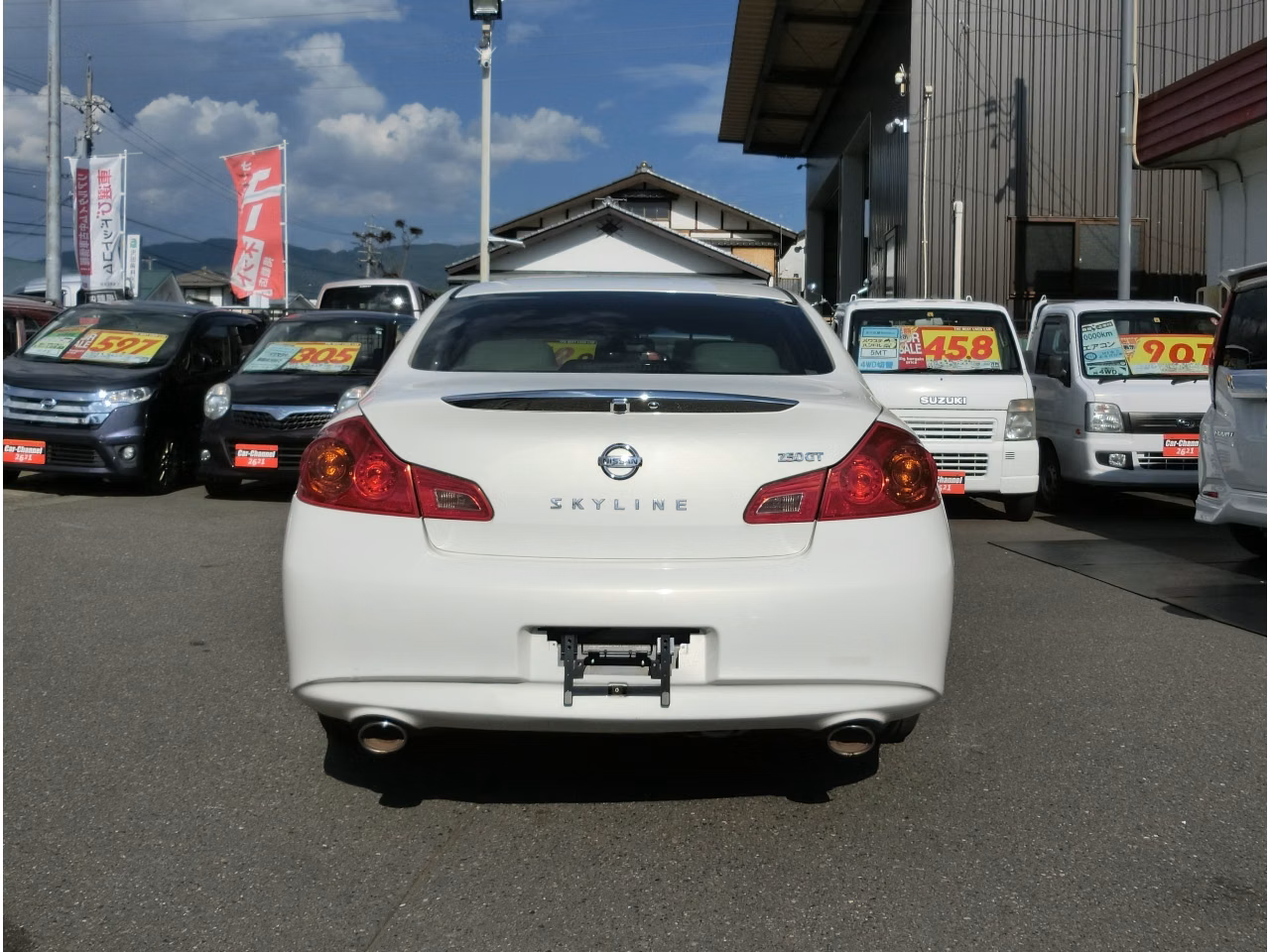 NISSAN SKYLINE