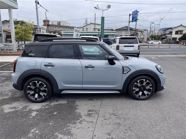 MINI CROSSOVER