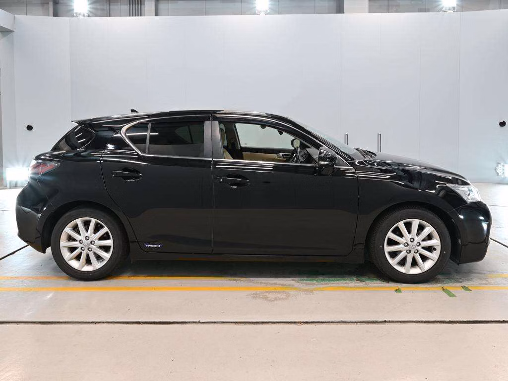 LEXUS CT200H
