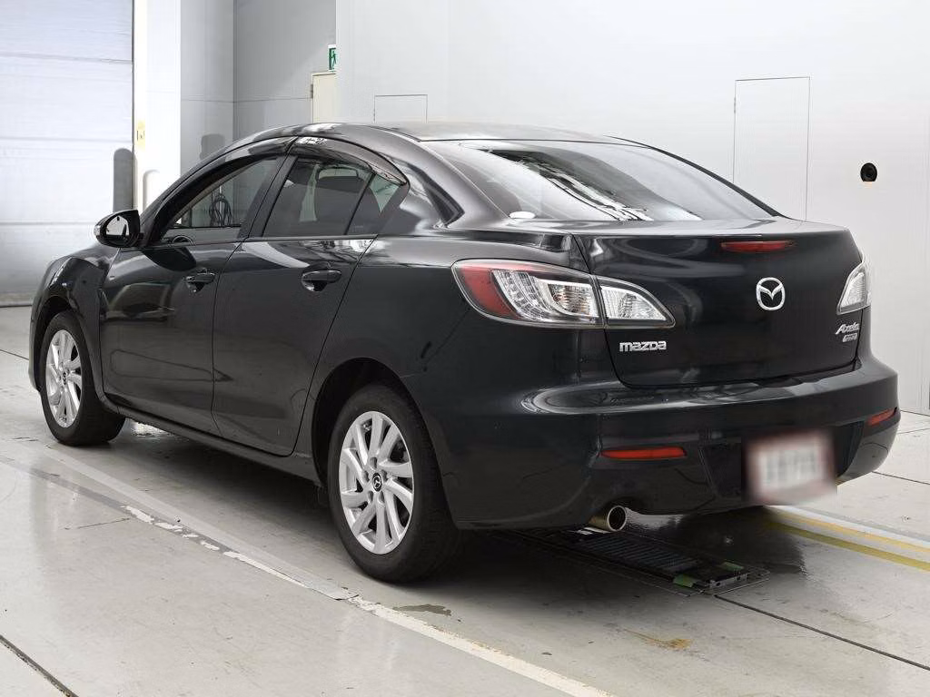 MAZDA AXELA