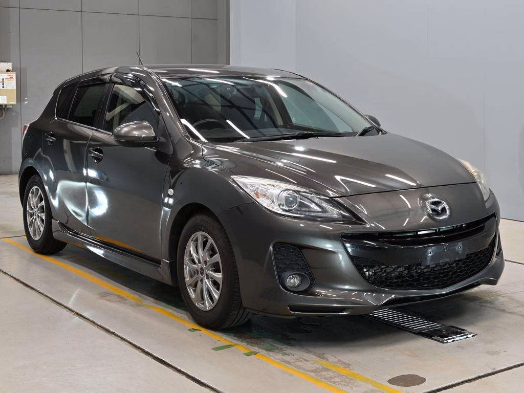 MAZDA AXELA