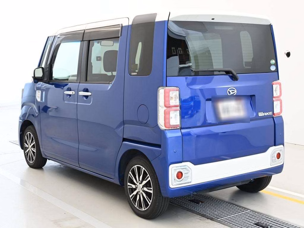 DAIHATSU WAKE