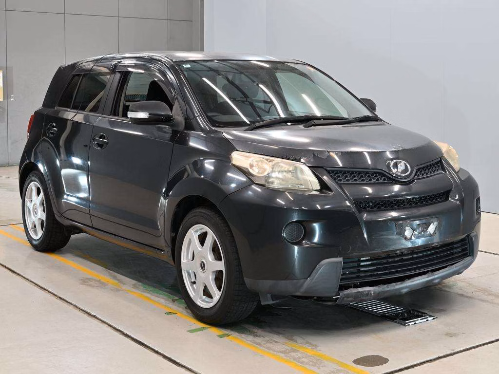 TOYOTA IST