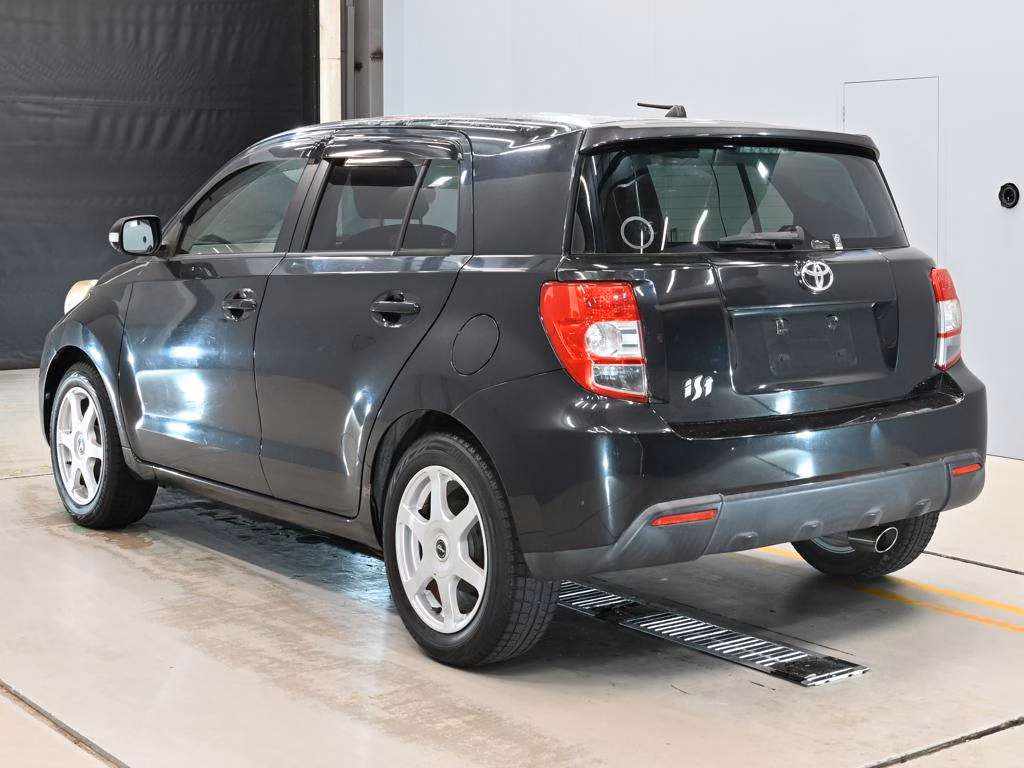 TOYOTA IST
