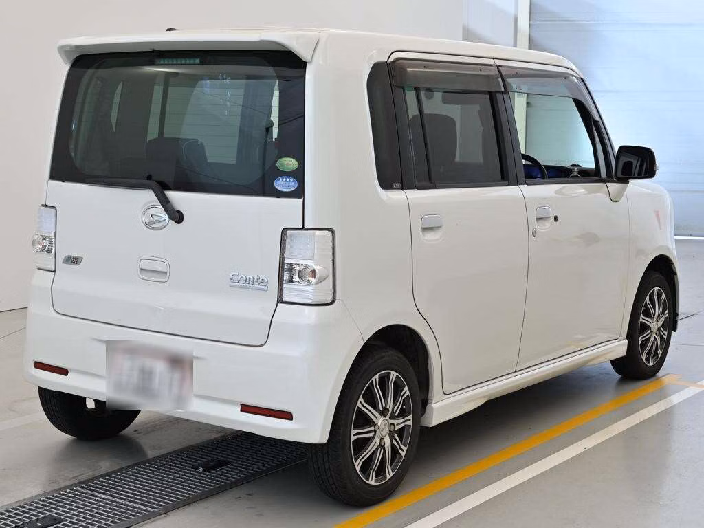 DAIHATSU MOVE CONTE
