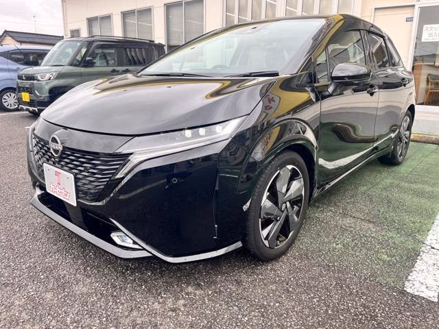 NISSAN AURA
