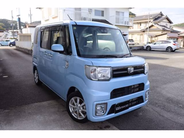 DAIHATSU WAKE